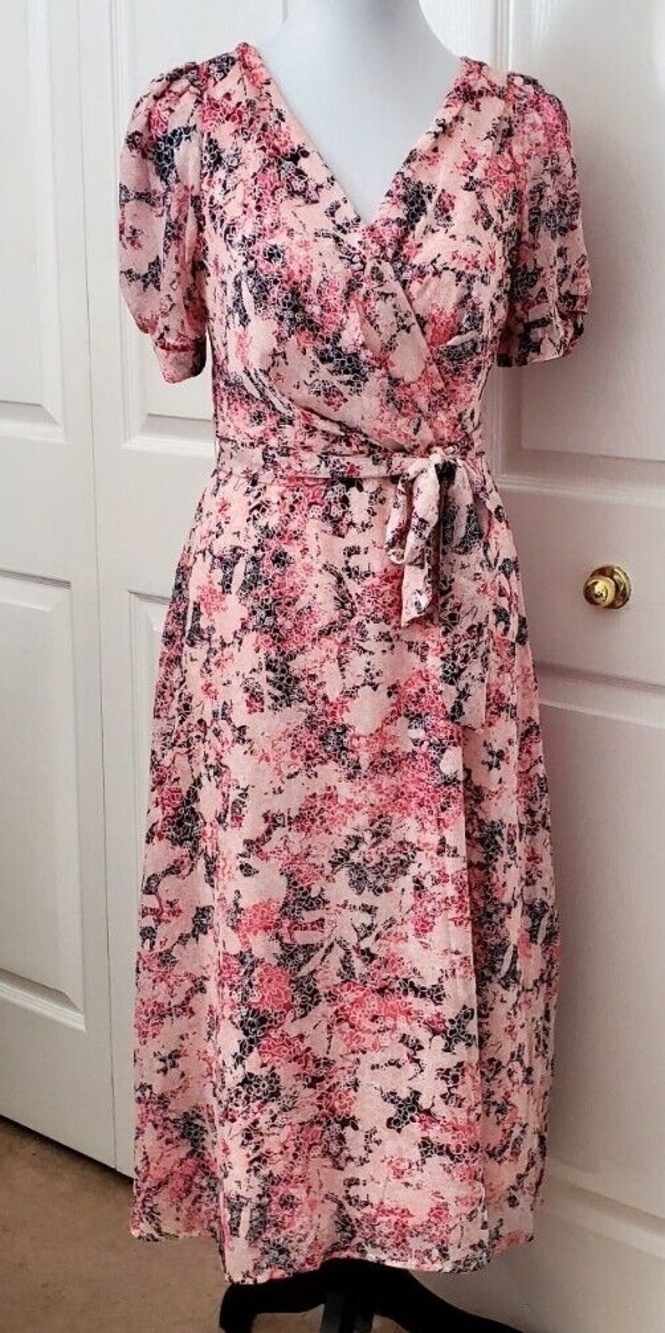 New DKNY Short Sleeve Pink Floral Dress Size 4 V-neck Polyester BELTED NWT